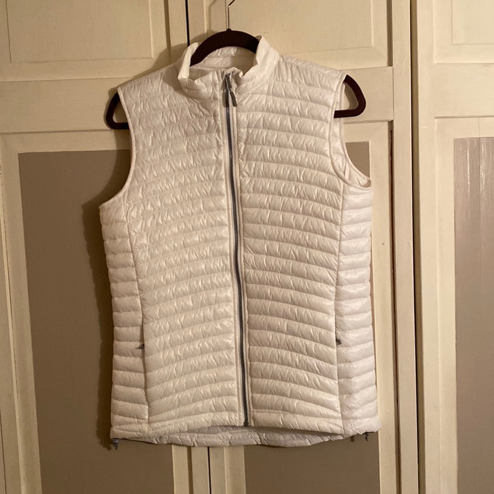 Peter Millar, white vest, size medium